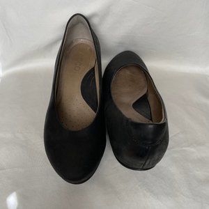 Ecco Wedge Round Toe Shoe Black Leather Heel